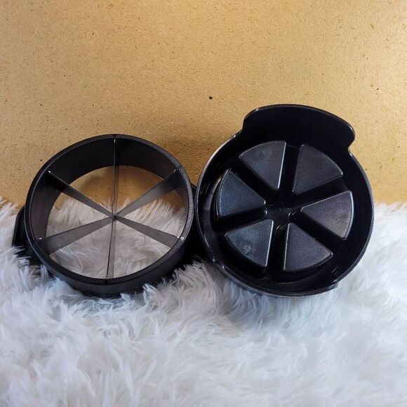 Pampered Chef Veggie Wedger - Picture 3 of 6